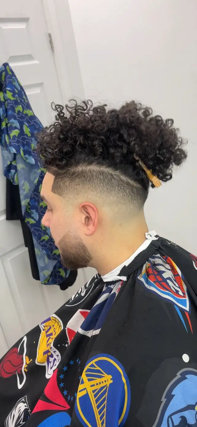BEST HAIRCUTS IN THE CITY ONLY  $4063849001746689122