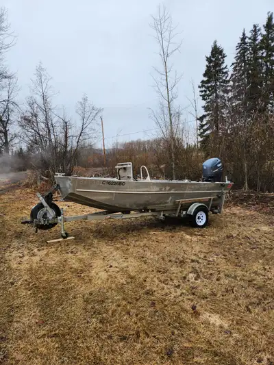 17' Heavy gauge welded aluminum boat. The boat has some dings and scratches but has no issues and ha...