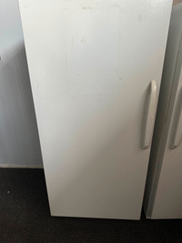Wood's 15 Cubic Foot Refrigerator
