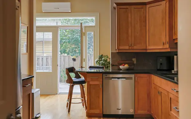 For rent: 3 Bedroom Downtown Charlottetown Townhouse Condo in Long Term Rentals in Charlottetown - Image 6