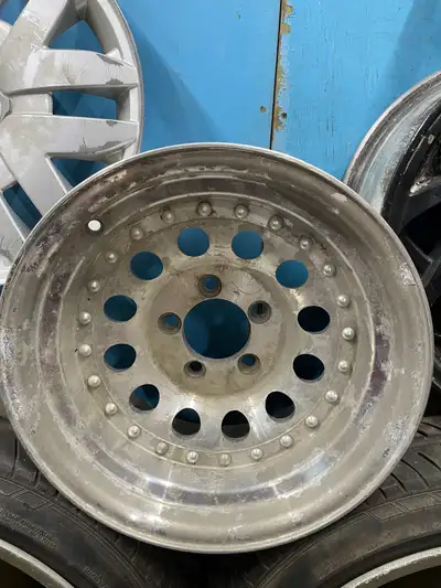15x8 5x4.5 3.75" back spacing -19mm offset Made in China No curb rash Could use refresh but in good...