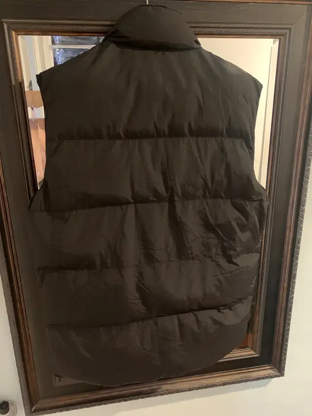 Canada Goose vest size XXL, 108 cm. Like new. in Men's in City of Toronto - Image 4