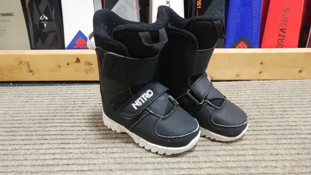 Nitro Rover Jr Snowboard Boots in Snowboard in Kitchener / Waterloo - Image 2