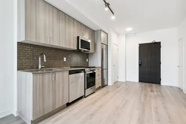 New 1 Bedroom + Den Condo Unit - For Lease (Uptown Oakville) in Long Term Rentals in Oakville / Halton Region - Image 3