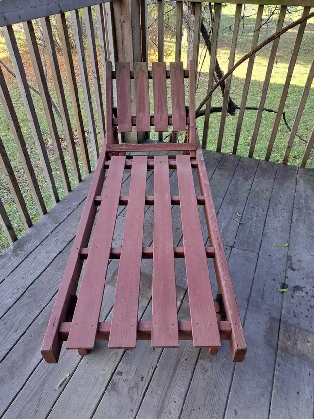 Wooden Chaise Lounger – Stylish & Comfortable Outdoor Seating in Patio & Garden Furniture in City of Toronto - Image 3