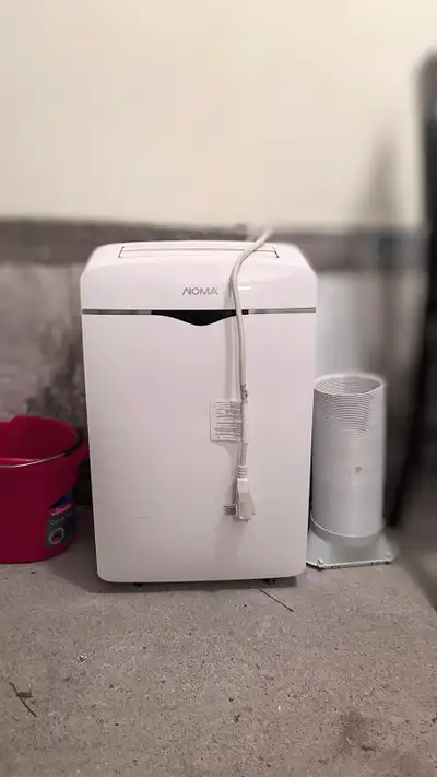 Originally purchased for $500, used only for one season and no longer require in new home. Cash pref...