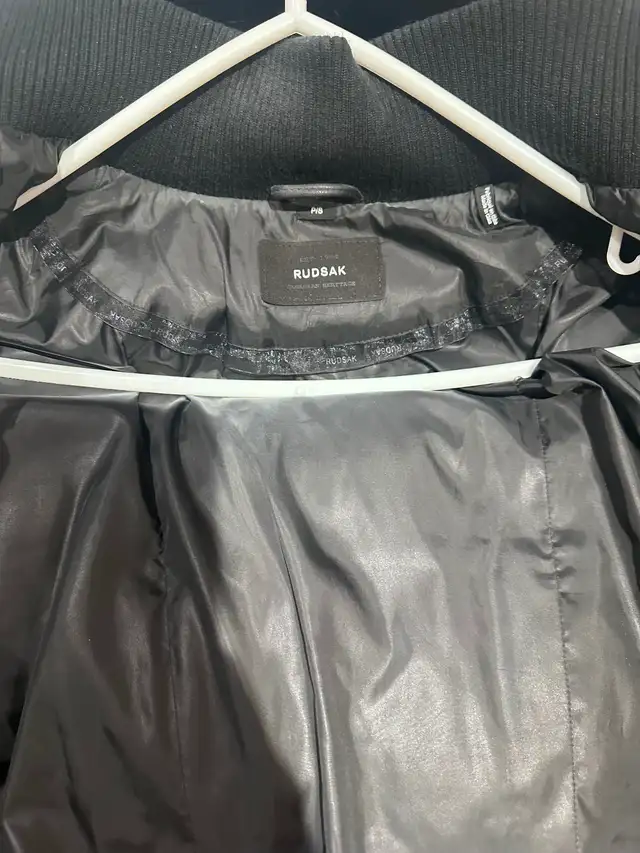 Rudsak all leather puffer coat in Women's - Tops & Outerwear in City of Toronto - Image 6