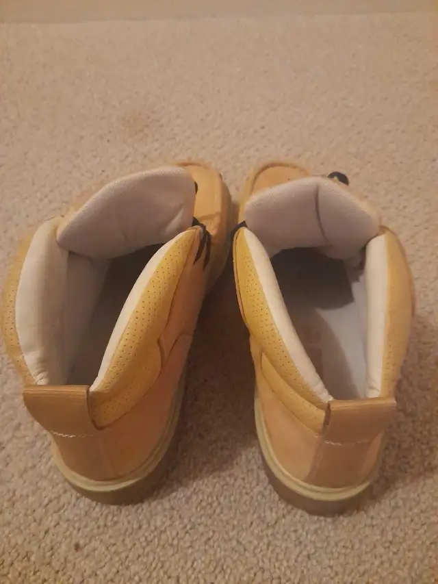 Timberland men's boots size 10 in Men's Shoes in Mississauga / Peel Region - Image 4