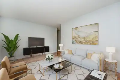 Large and bright 1 bedroom apartment in the heart of the city, close to several government office bu...