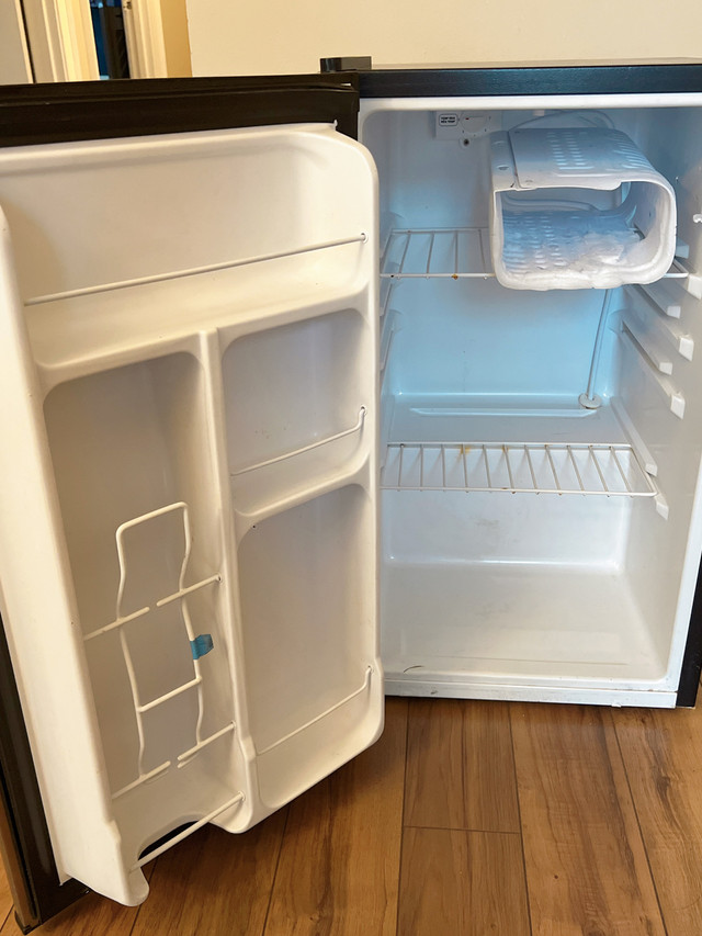 Cuisinart Mini Refrigerator | Refrigerators | St. Catharines | Kijiji