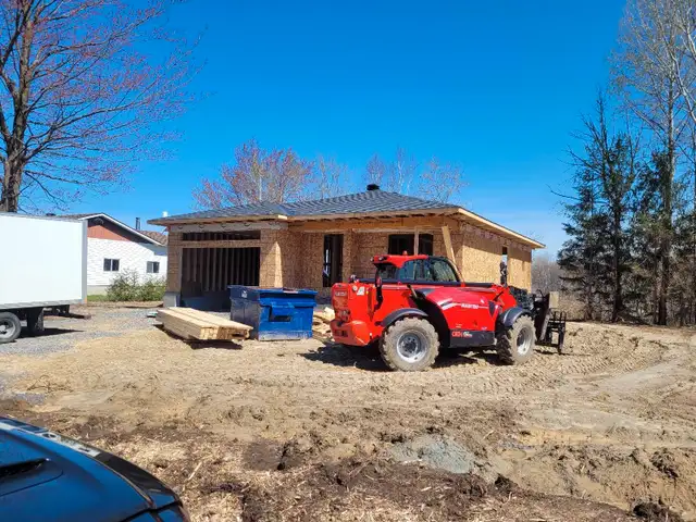 Roofing services63006659686275121