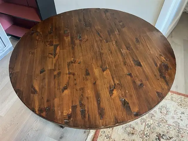 Round dining/coffee table in Dining Tables & Sets in Winnipeg - Image 4