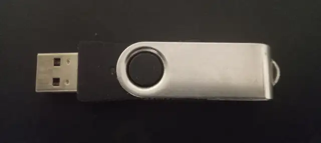 Silver and Black USB Flash Drive553392488129515522