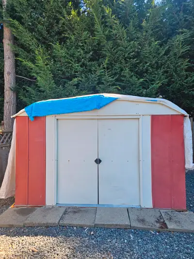 In working condition but could also be used as scrap metal. Stone floor, tarps and items inside not...