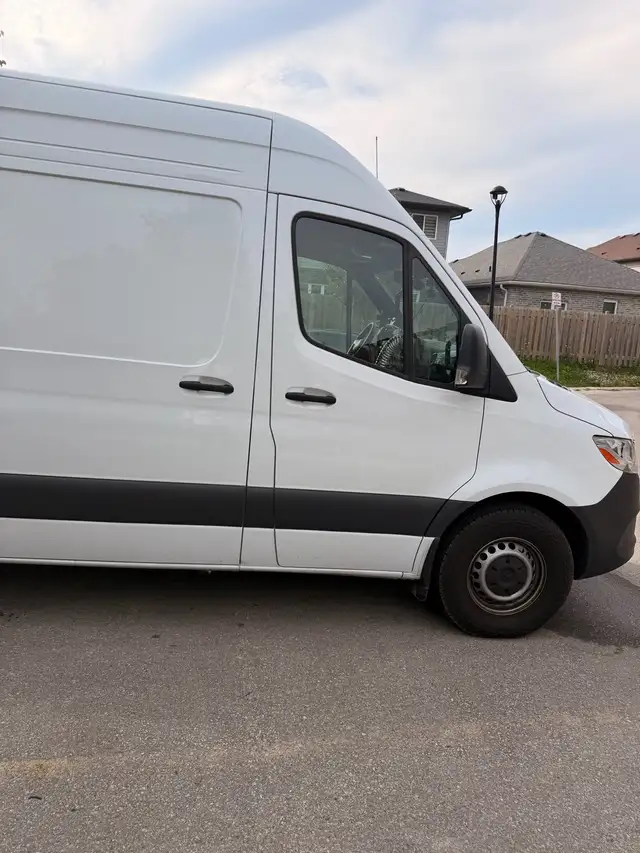 Extended 170" Cargo Sprinter Van Delivery Service – Bus607293924254699521