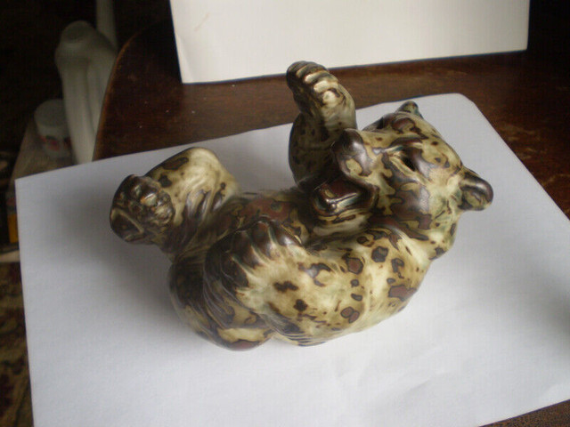 Royal Copenhagen Figurine - " Bear " - #20271 - in Arts & Collectibles in Kitchener / Waterloo - Image 4