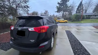 AVAILABLE THIS WEEKEND ONLY (12/13-12/14) Leather interior Heated seats Back up camera Bluetooth sou...