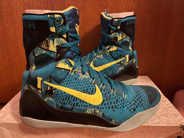 Nike Kobe 9 Elite Perspective XDR Version - Size 8.5 Men in Men's Shoes in City of Toronto - Image 4