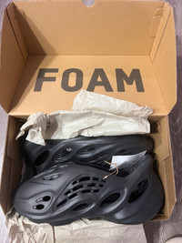 Brand New adidas Yeezy Foam RNR Carbon Size 9