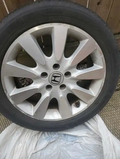 Used on a Honda accord set of 4 all season Michelin green x tires great condition with rims included...
