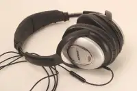 Bose QC15 QuietComfort 15 Noise-Cancelling Headphones