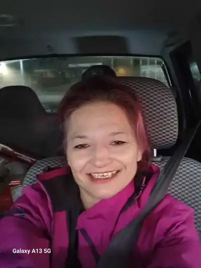 I am a working woman looking for a room or bachelor suite to rent for Dec 1st