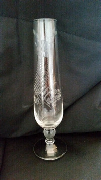 Attractive Clear Etched Glass Bud Vase