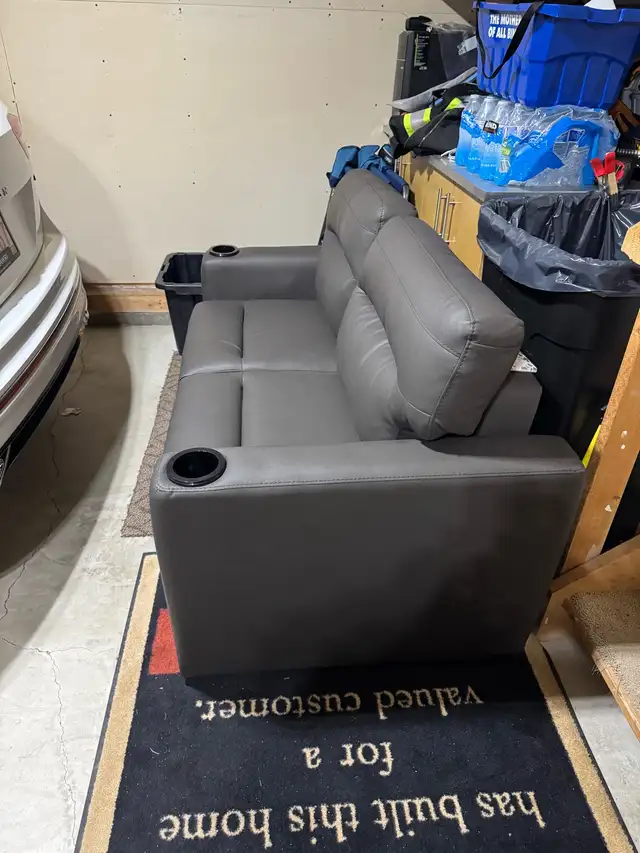 60”  Rv couch / Tri  fold bed in RVs & Motorhomes in Calgary - Image 4