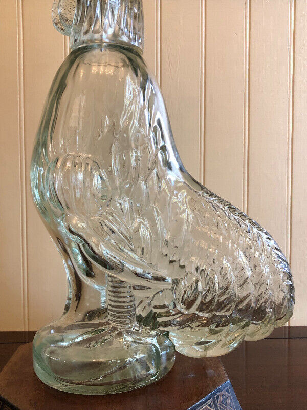 Oversized embossed thick glass rooster liquor decanter 17.5”tall dans Décoration intérieure et accessoires  à Ville de Montréal - Image 4