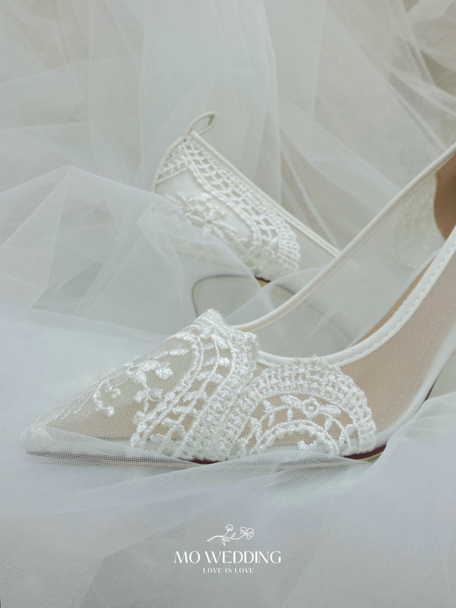 Lace embroidered Wedding Shoes in Wedding in City of Halifax - Image 3