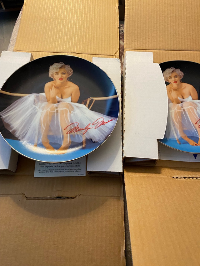 Marilyn Monroe collectors plates in Arts & Collectibles in Swift Current