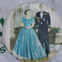1953 coronation  HUNTLEY &PALMER
biscut tin