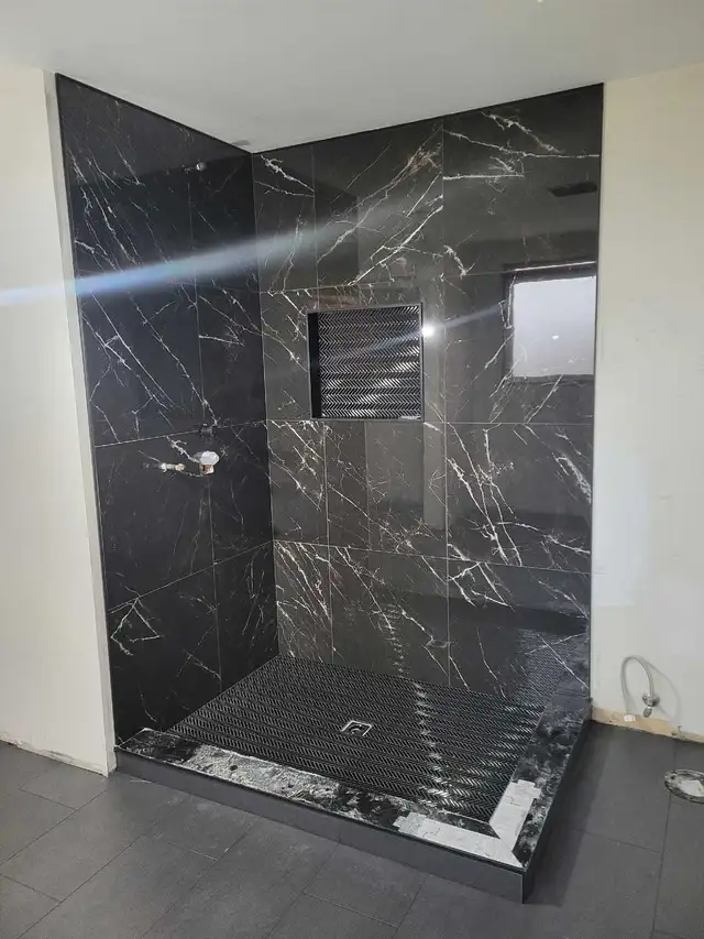 Tile Installer556111386075484164