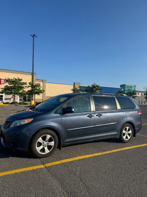 2014 Toyota Sienna 5DR CE