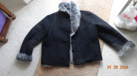 Lady jacket faux fur,reversible sides, long grey , black suede?