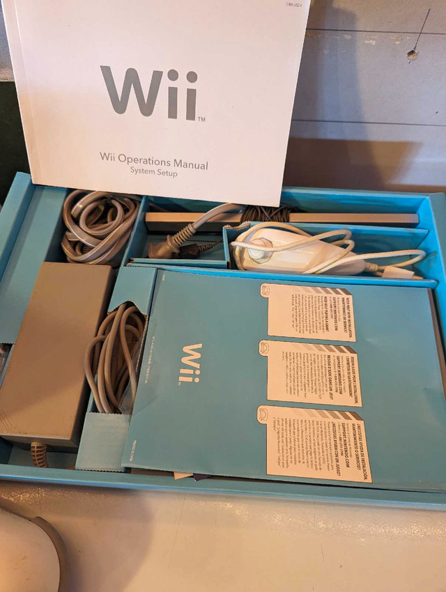 Nintendo Wii sports game console  in Nintendo Wii in Kitchener / Waterloo - Image 2