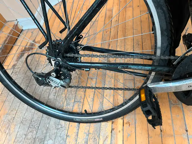 Vélo Louis Garneau (cadre M) in Cruiser, Commuter & Hybrid in City of Montréal - Image 9
