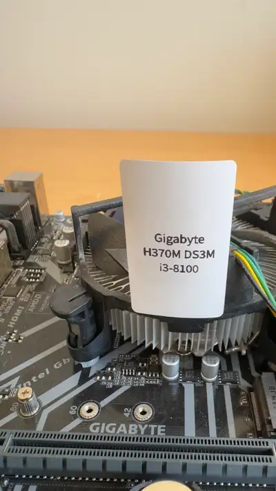 Carte mère Gigabyte H370M DS3H + i3-8100 100 $, View more
