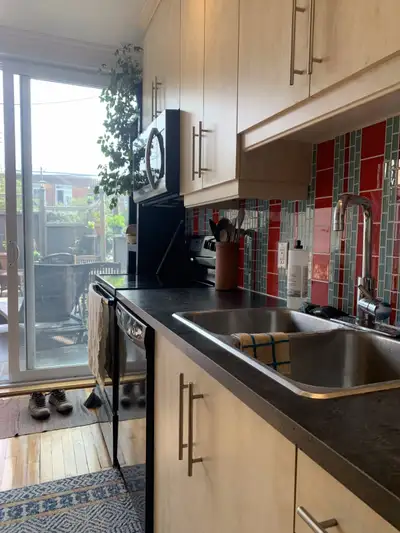 MAGNIFIQUE APPARTEMENT 9 1/2 À LOUER