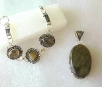 Labradorite Stone Pendant and Bracelet Set New