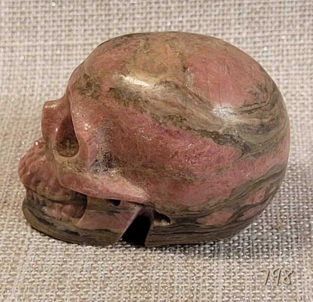 Crâne Skullis 1½" Rhodonite rose naturelle. Pink rhodonite dans Art et objets de collection  à Laval/Rive Nord - Image 3