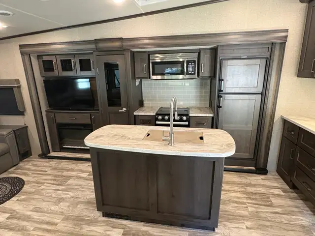 2021 Grand Design Fifth wheel 295RL in Travel Trailers & Campers in Delta/Surrey/Langley - Image 6