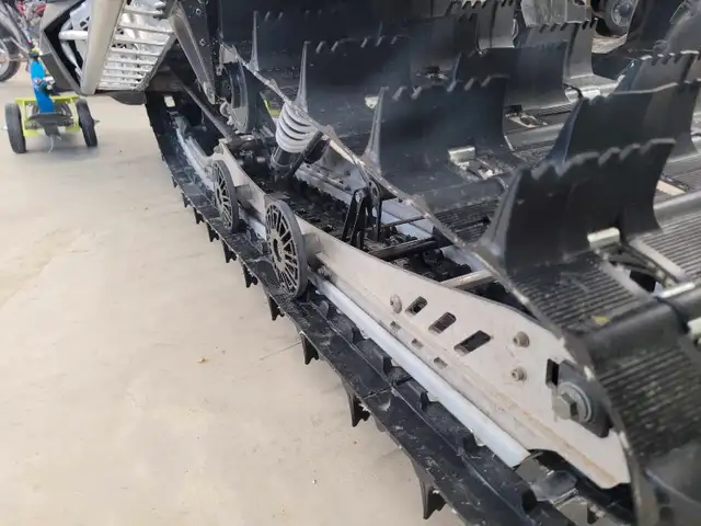 2016 polaris SKS 800 Axys Snowmobile 155  in Snowmobiles in Moose Jaw - Image 9