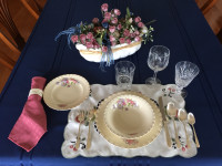 SET DE VAISSELLE FABRIQUÉ PAR J&G MEAKIN-ENGLAND