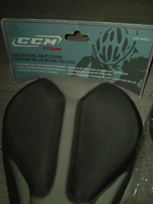 CCM Deluxe Gel Seat Cover in Clothing, Shoes & Accessories in St. Catharines