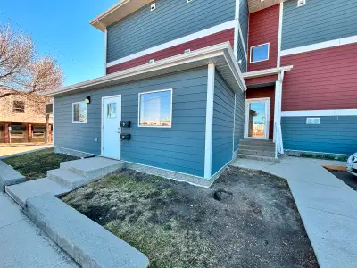 Small commercial space available now. Conveniently located at 512 Princess Ave, Brandon, Manitoba. F...