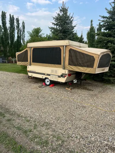 StarCraft Tent Trailer Mint Condition SUV Towable New Tires Fridge Stove Sink Sleeps 6 2 Double Beds...