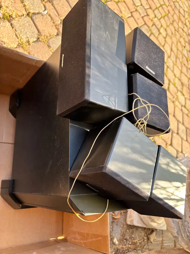 Pioneer Speakers audio system in Stereo Systems & Home Theatre in Markham / York Region - Image 5