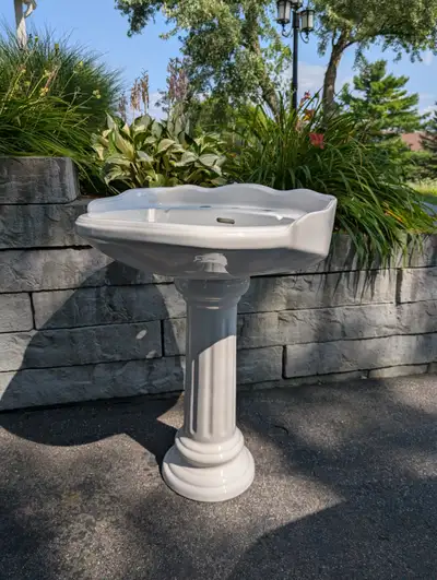 Lavabo piédestal, View more