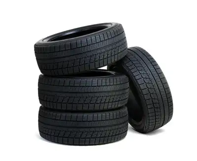 Hyundai Tucson 2018 set of four tiers used till 2022 for four years 60,000 all-season tires. Negotia...